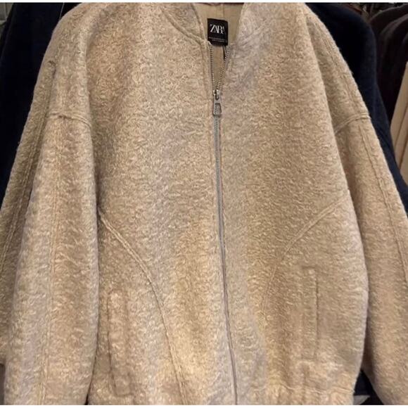 ZARA BLOGGER FAVORITE OVERSIZED BOUCLE BOMBER - Picture 13 of 13